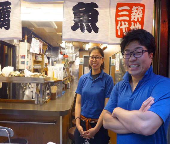 昭和を残すカオスな新宿思い出横丁に「牡蠣と魚」が登場。 老舗築地仲卸、築地三代が牡蠣メインの魚酒場に挑戦 昭和を残すカオスな新宿思い出横丁に「牡蠣と魚」が登場。 老舗築地仲卸、築地三代が牡蠣メインの魚酒場に挑戦