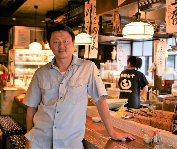 下北沢「十七番地」がリニューアルオープン。接客の達人、元・伝説のホスト常田利幸氏が、敏腕居酒屋デザイナー、スタジオムーン乙部隆行氏とタッグを組んだ最強の居酒屋が誕生！