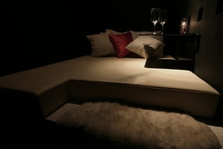 恵比寿南にベッドタイプ個室中心の“口説き系”ダイニングラウンジ「3×3 (サザン)」が3月3日グランドオープン！