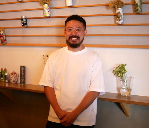 三軒茶屋に「キクヤ」がオープン。クラフトビールとお好み焼き、多彩なスパイス料理で、新たなカレーの街・三茶で早くも注目店に仲間入り。素人から勢いで開業したのちチェーン店やレストランの修業を経て、飲食人生第二章のスタート！
