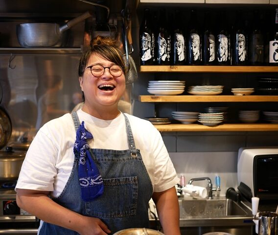 下北沢に「まいにち 千秋楽」がオープン。店主は楽コーポレーションで23年経験を積んで独立。毎日明るい笑顔に満ちた店を目指す