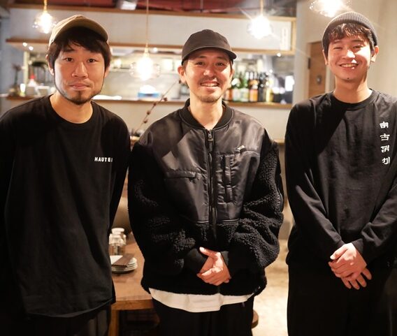 下北沢に「まちなか」オープン!「まぼねん」「おむかい」に次ぐ3店舗目のコンセプトは“餃子と中華”。一人客からファミリーまで、オトナ世代に愛される進化系“町中華”を目指す 下北沢に「まちなか」オープン!「まぼねん」「おむかい」に次ぐ3店舗目のコンセプトは“餃子と中華”。一人客からファミリーまで、オトナ世代に愛される進化系“町中華”を目指す