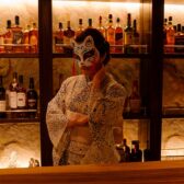 高円寺に「Bar中間省略」がオープン。３坪で月商100万円を売る立ち飲み「酒チャンス」に続く全宅ツイの2店舗目は、紳士・淑女の集まる会員制・紹介制バー
