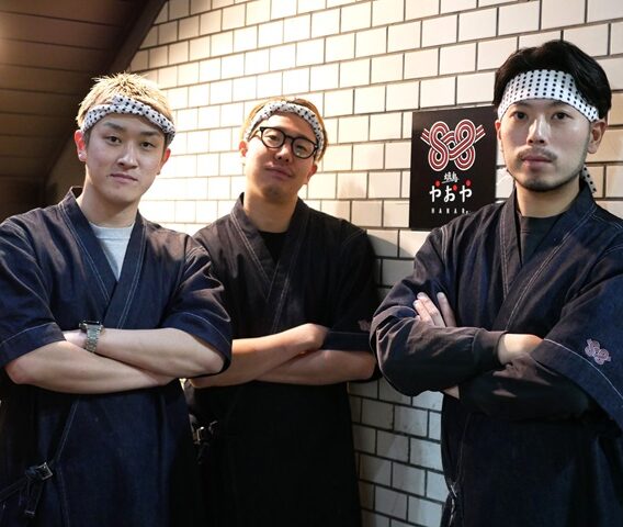 学芸大学に「焼鳥やおやHANARE」が開業。創業店の火災を乗り越え、新たな客層を開拓！オーナー遊津氏が「今行きたい店」であるカジュアルなカウンター焼鳥、ビブグルマンも視野に入れる