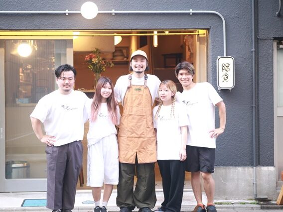 水道橋に「陽食」が開業。シェフ実家の洋食屋のエッセンスを交えたのオムライスやポークジンジャーなど「陽気になれる食事」のワインビストロ、東京&岡山で人気の「餃子世界」の新店舗