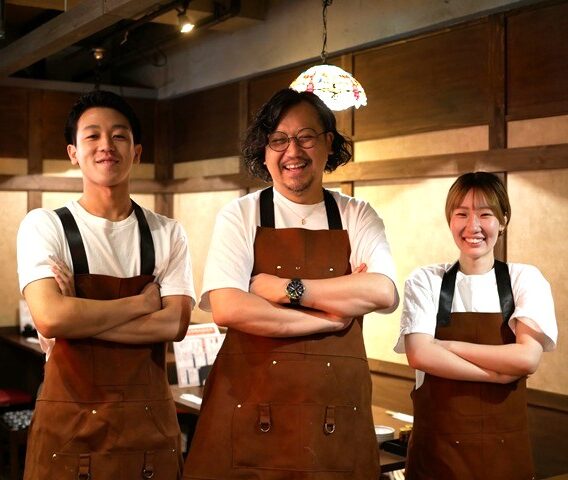 スープを育てる“体験型”の鶏焼肉、にんにくのやみつき味でリピーター続出！大阪発「にんにく鶏焼肉サン」が東京初出店、学芸大学に開業。夜中2時に同業者で満席に