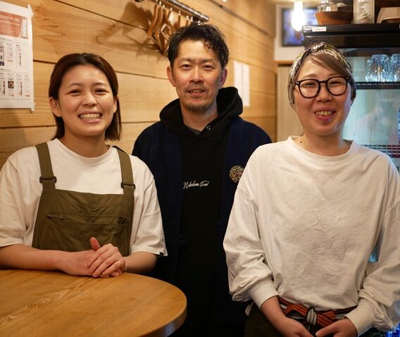 高円寺に「十色(といろ)」が開業。独立前に腕試しする場をつくりたい―それぞれの色で営業する実験的店舗。「酒場ニホレモ」REQDの“裏ボス”がIT業界から50代からの挑戦 高円寺に「十色(といろ)」が開業。独立前に腕試しする場をつくりたい―それぞれの色で営業する実験的店舗。「酒場ニホレモ」REQDの“裏ボス”がIT業界から50代からの挑戦