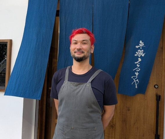 46年続いた老舗居酒屋、二代目が「平塚で1番カウンターの長い店」にリニューアル。囲炉裏と日本酒ペアリング、伝統と革新の「平塚くるまや」が話題 46年続いた老舗居酒屋、二代目が「平塚で1番カウンターの長い店」にリニューアル。囲炉裏と日本酒ペアリング、伝統と革新の「平塚くるまや」が話題
