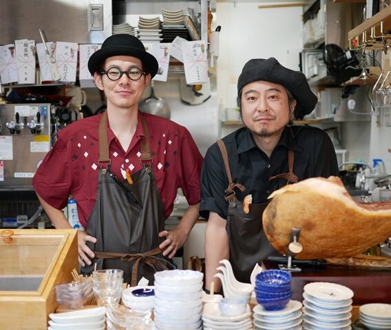 高円寺に「大衆割烹 立ち呑み 17番 オハコマエ」が開業。エヌイーエス出身オーナーの「区民酒場 左利き」新店舗。割烹レベルの和食を一人でも気軽に楽しめる