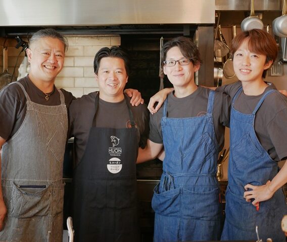 神泉に「AGE.（エイジ）」がオープン。「ボガマリ」出身シェフと食品卸いよはるがタッグを組んだ、熟成魚×薪火のイタリアン